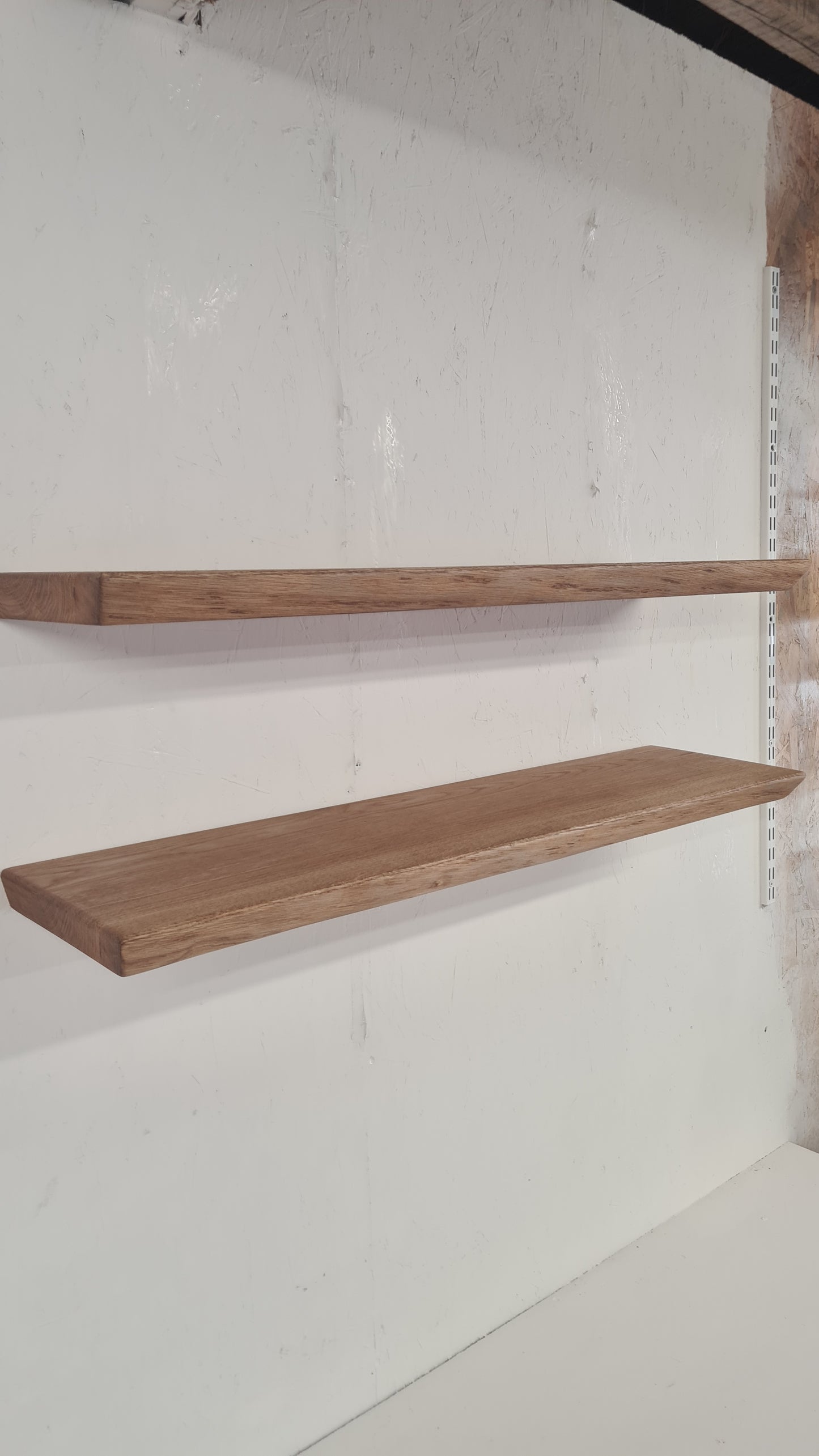 Étagères flottantes en chêne à bords vivants: 40mm X 240mm X 1100mm