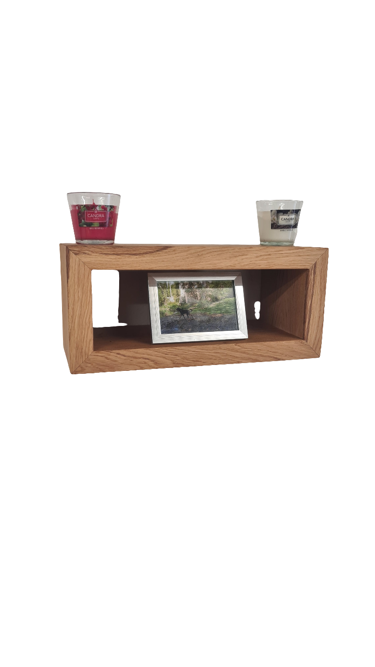 Console murale flottante en chêne français – Assemblage en onglet et fixations invisibles
