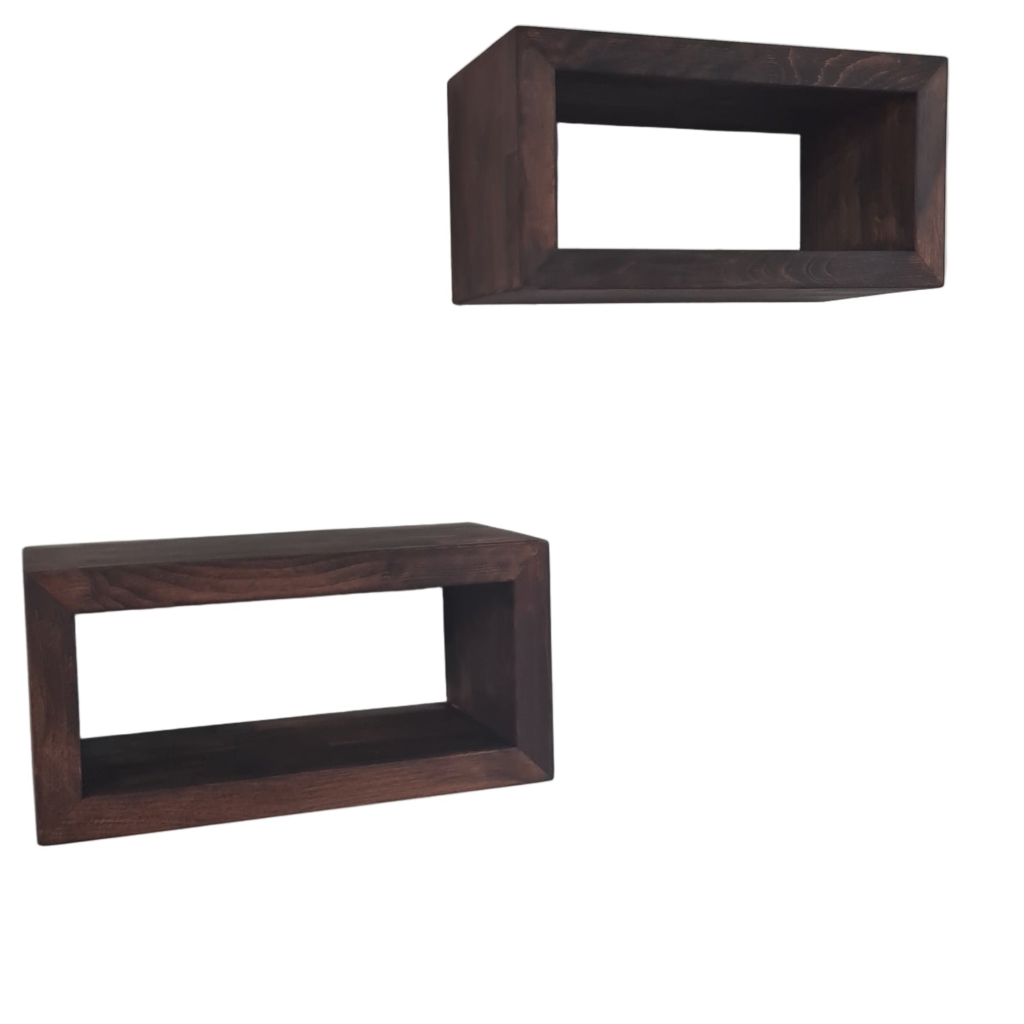Console murale flottante en bois massif avec assemblages en onglet. Disponible en plusieurs tailles. Idéale comme meuble TV, bibliothèque, chevet ou console d’entrée. Fabrication artisanale, livraison gratuite en France.